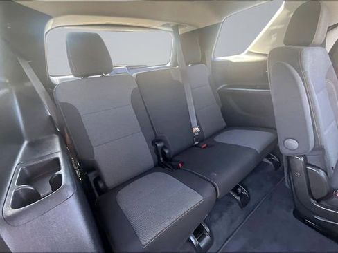 Used 2021 Chevrolet Traverse LT FWD image 26