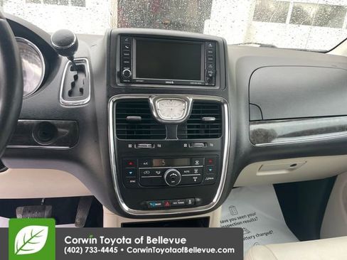 Used 2012 Chrysler Town & Country Touring w/ Entertainment Group #1 FWD image 16