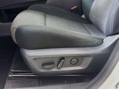 Certified 2023 Nissan Rogue SV FWD image 17