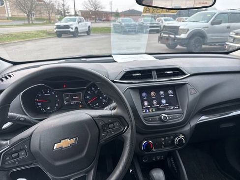 Used 2022 Chevrolet TrailBlazer LS image 31