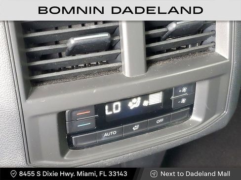 Used 2023 Volkswagen Atlas SEL image 13