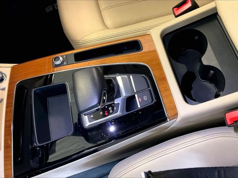 Used 2023 Audi Q5 2.0T Premium w/ Convenience Package image 16