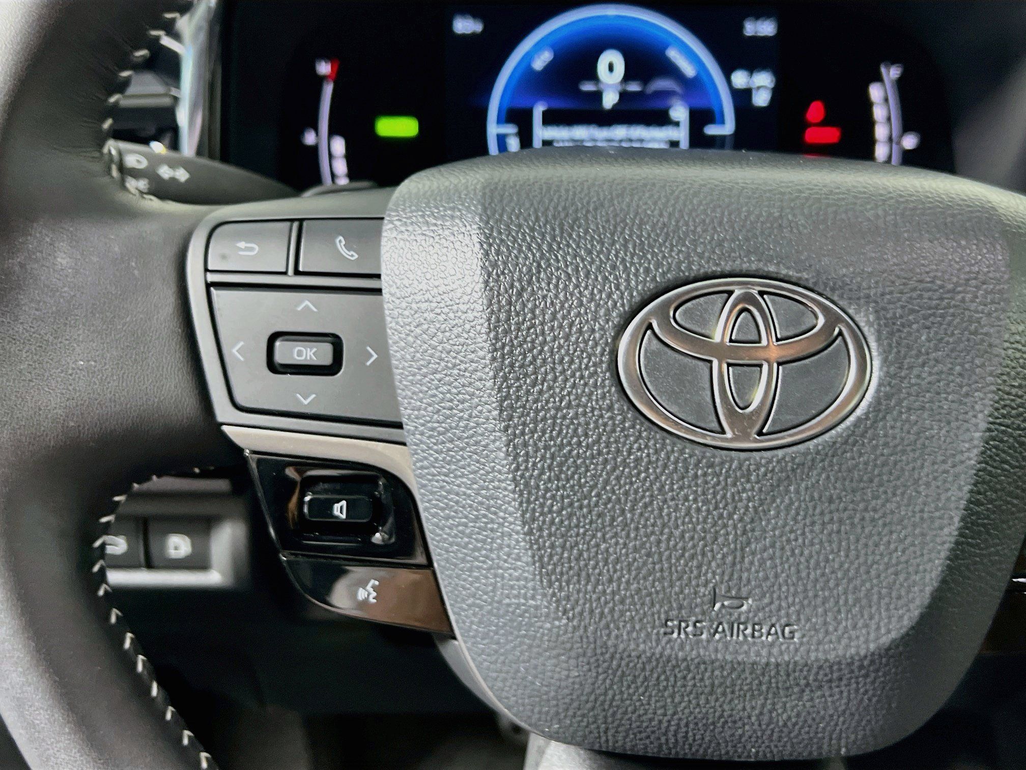 Used 2026 Toyota Camry SE w/ Multimedia Upgrade Package FWD image 18