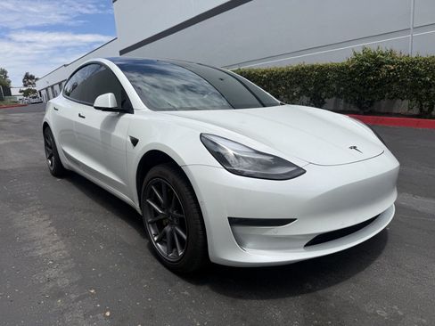 Used 2021 Tesla Model 3 Standard Range Plus RWD image 2