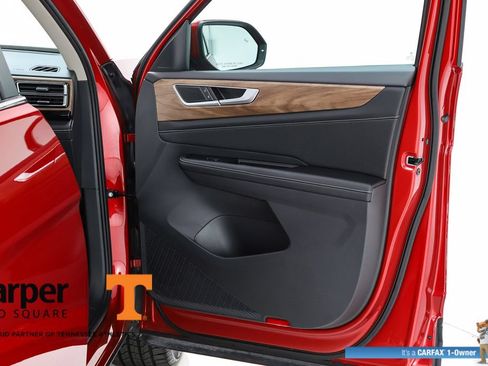 Used 2024 Volkswagen Atlas SE w/ Panoramic Sunroof Package FWD image 32
