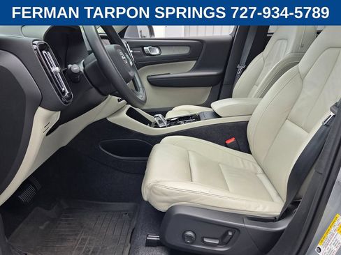 Certified 2024 Volvo XC40 B5 Plus w/ Protection Package Premier AWD/4WD image 12