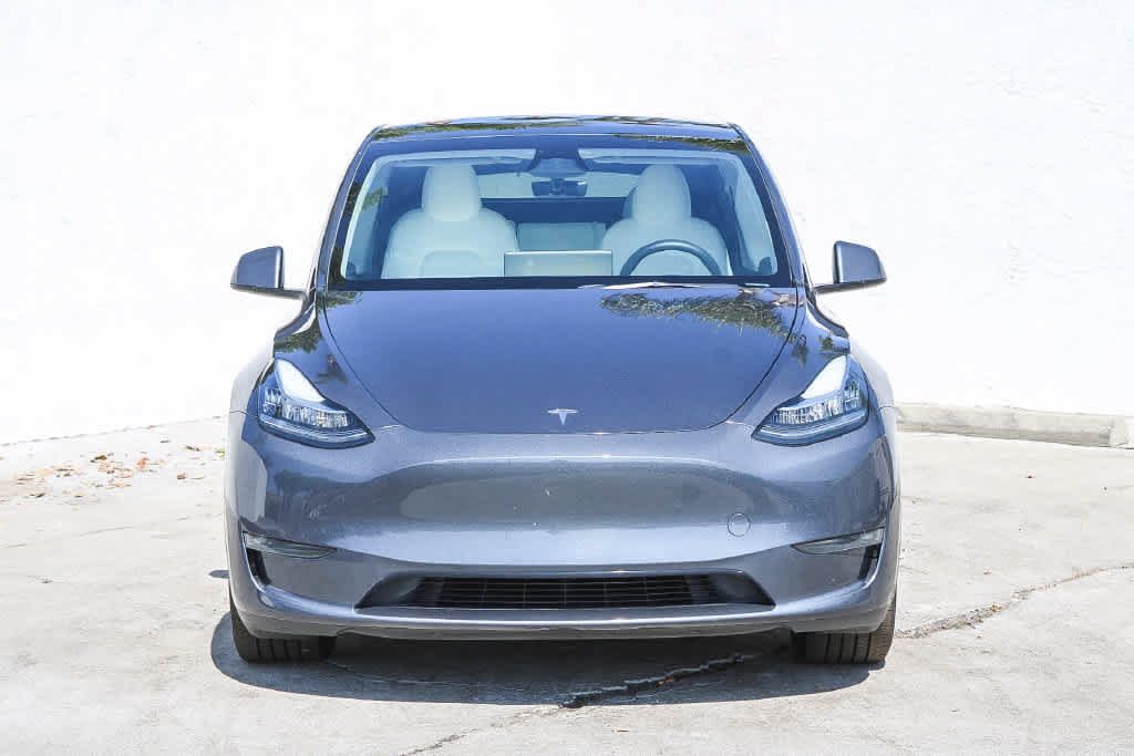 Used 2023 Tesla Model Y Long Range AWD/4WD image 2