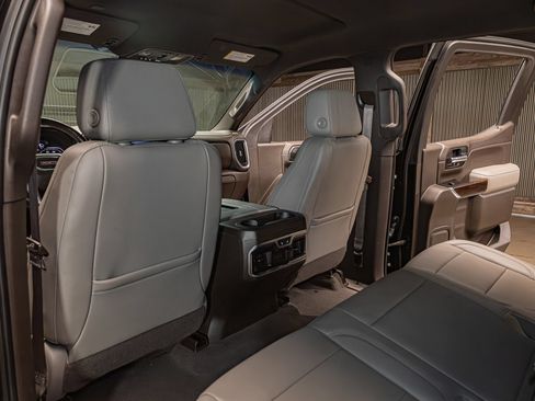 Used 2019 GMC Sierra 1500 SLT w/ SLT Premium Plus Package AWD/4WD image 26