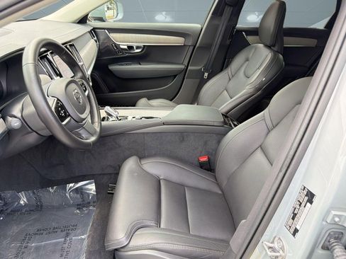 Certified 2025 Volvo V90 B6 Cross Country Ultra AWD/4WD image 5