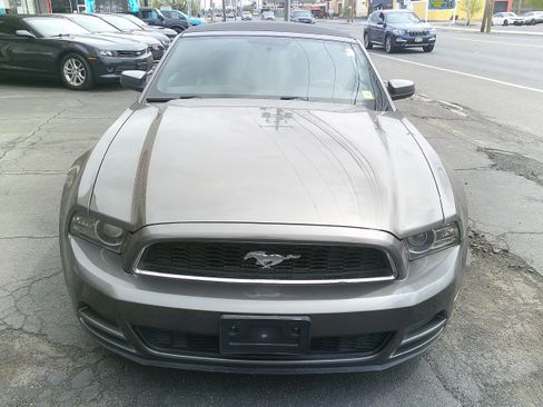 Used 2014 Ford Mustang Premium RWD image 10