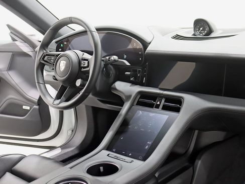 Used 2024 Porsche Taycan 4S image 39