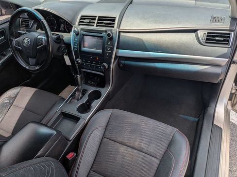Used 2016 Toyota Camry SE FWD image 29