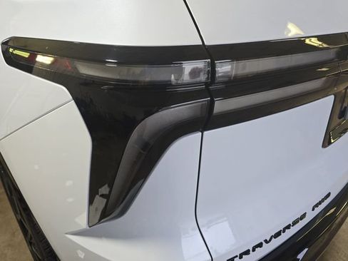 New 2026 Chevrolet Traverse RS w/ LPO, Floor Liner Package AWD/4WD image 37