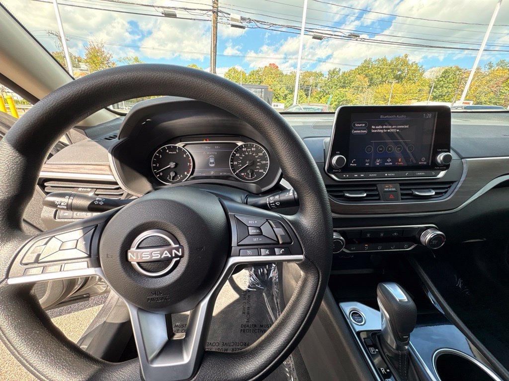 Used 2024 Nissan Altima 2.5 SV AWD/4WD image 12