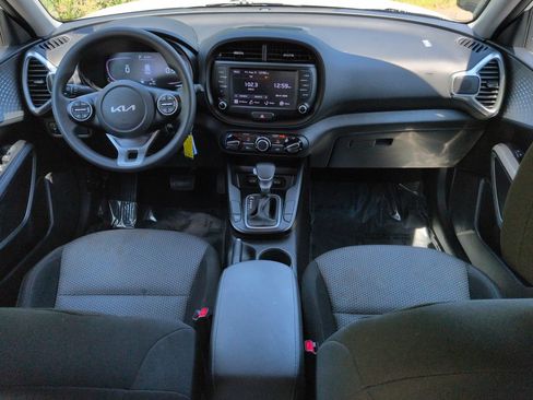 Certified 2023 Kia Soul LX w/ LX Technology Package FWD image 15