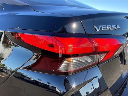 Used 2025 Nissan Versa S w/ Trunk Package image 25