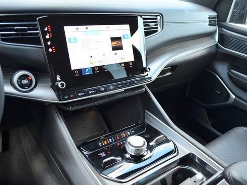 Used 2024 Jeep Wagoneer Series III image 23