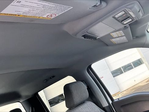 Used 2024 Ford F350 XLT w/ FX4 Off-Road Package image 32