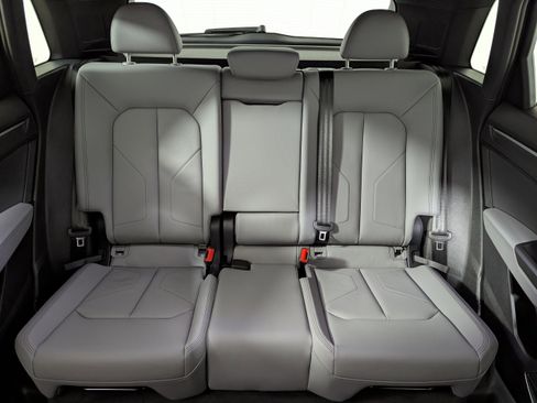 Certified 2025 Audi Q3 2.0T Premium image 13