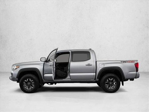 Used 2019 Toyota Tacoma TRD Off-Road image 3