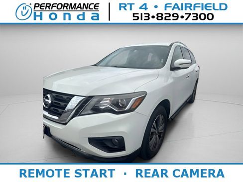 Used 2018 Nissan Pathfinder SV image 1