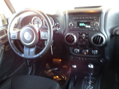 Used 2017 Jeep Wrangler Unlimited Sport w/ Quick Order Package 24S image 10