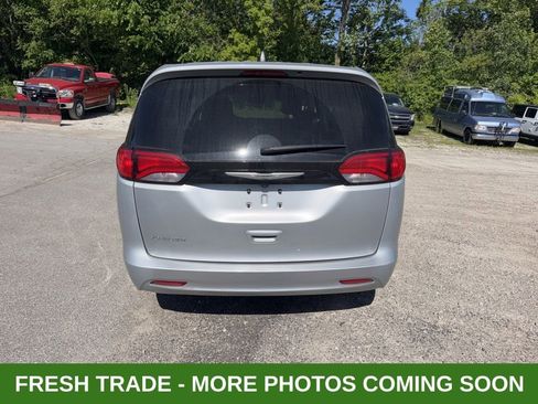 Used 2023 Chrysler Voyager LX FWD image 3