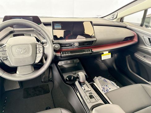 New 2026 Toyota Prius Plug-In Hybrid FWD image 39