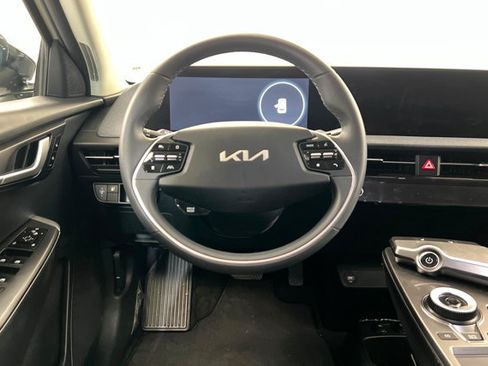 Used 2024 Kia EV6 Light RWD image 12