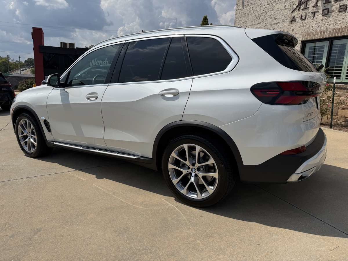 Used 2026 BMW X5 xDrive40i AWD/4WD image 8