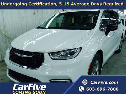 Used 2024 Chrysler Pacifica Limited