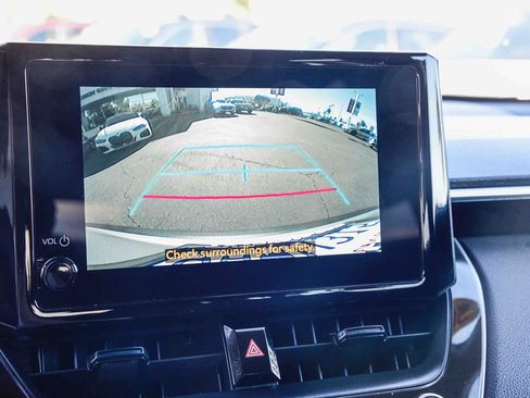 Certified 2023 Toyota Corolla Cross LE image 30