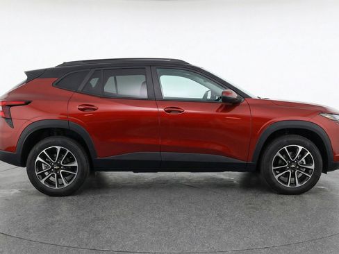 Used 2025 Chevrolet TrailBlazer LT image 9