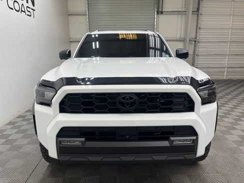Used 2025 Toyota 4Runner TRD Off-Road Premium AWD/4WD image 9