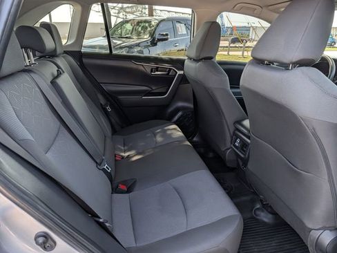 Used 2024 Toyota RAV4 XLE FWD image 29