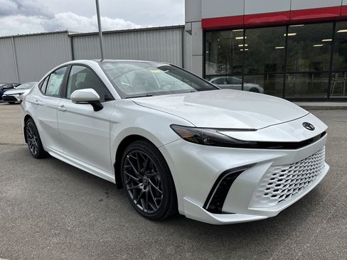 New 2025 Toyota Camry XSE FWD image 3