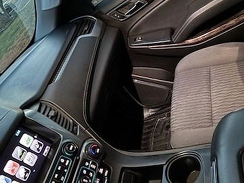 Used 2018 Chevrolet Tahoe LS image 4