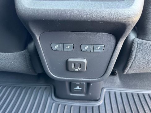 Used 2021 Chevrolet Equinox Premier image 23