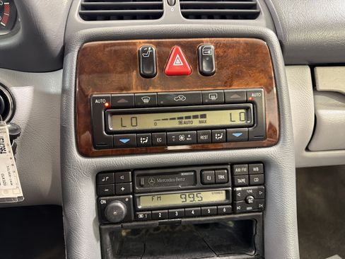 Used 1998 Mercedes-Benz CLK 320 Coupe image 17