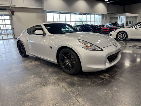 Used 2012 Nissan 370Z Coupe image 17
