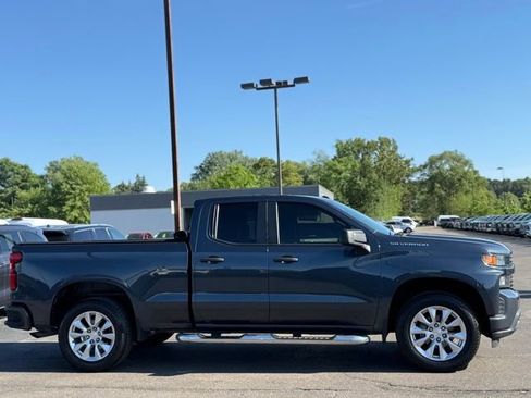 Used 2021 Chevrolet Silverado 1500 Custom AWD/4WD image 28