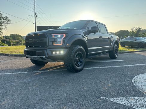 Used 2018 Ford F150 Raptor w/ Equipment Group 802A Luxury image 1