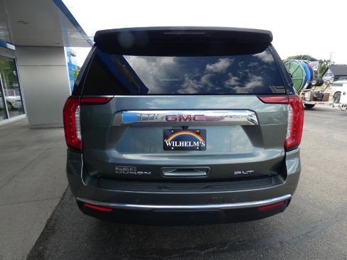 Used 2023 GMC Yukon XL SLT AWD/4WD image 4