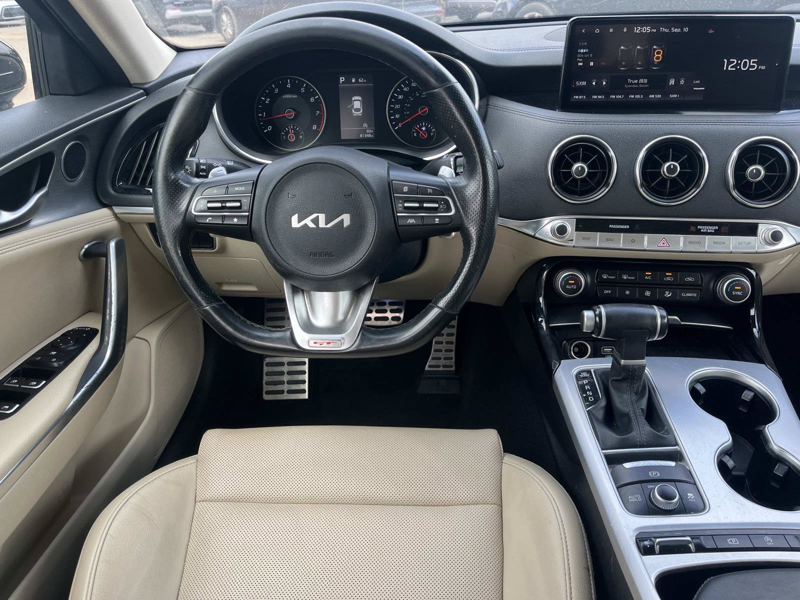 Used 2022 Kia Stinger GT1 RWD image 12