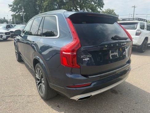 Used 2021 Volvo XC90 T6 Momentum w/ Climate Package AWD/4WD image 9