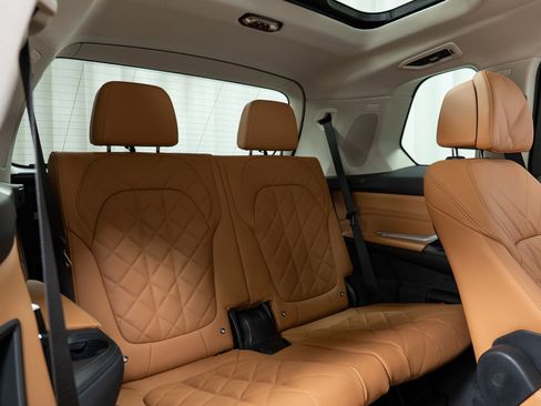 New 2026 BMW X7 xDrive40i w/ Executive Package image 25