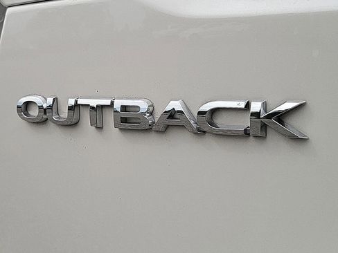 Used 2025 Subaru Outback Premium image 7