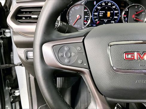 Used 2023 GMC Acadia AT4 w/ Technology Package image 18