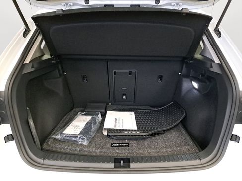 New 2025 Volkswagen Taos SEL image 29