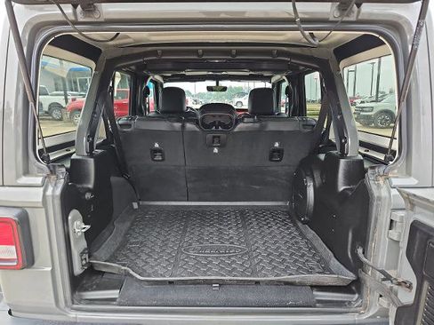 Used 2019 Jeep Wrangler Unlimited Rubicon AWD/4WD image 24
